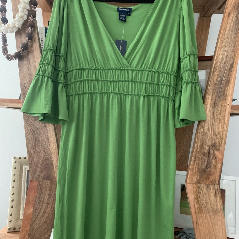 NWT Green V-Neck Summer Vacation Dress 3/4 Sleeves sz LP Large Petite